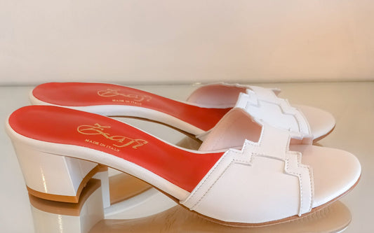 The Art Of Mixing And Matching: Creating Unique Shoe-wardrobes_white leather slipper